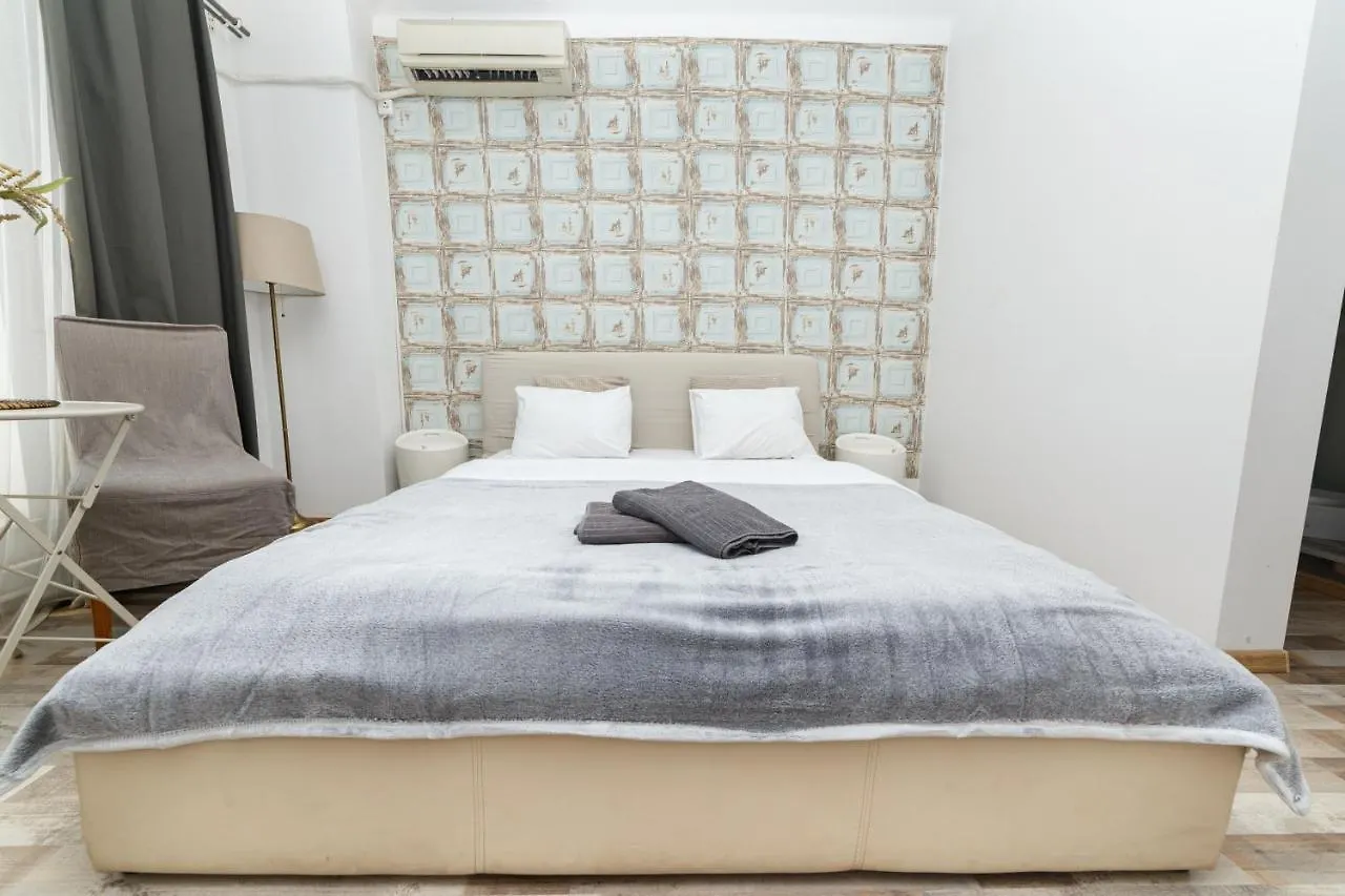Color Apartments Street Blanari 12 Бухарест