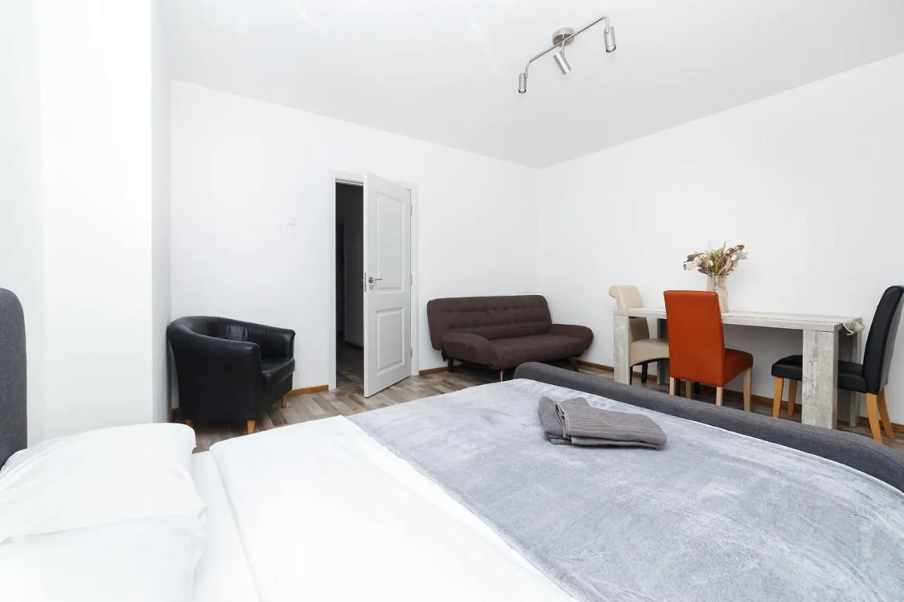 Color Apartments Street Blanari 12 Бухарест