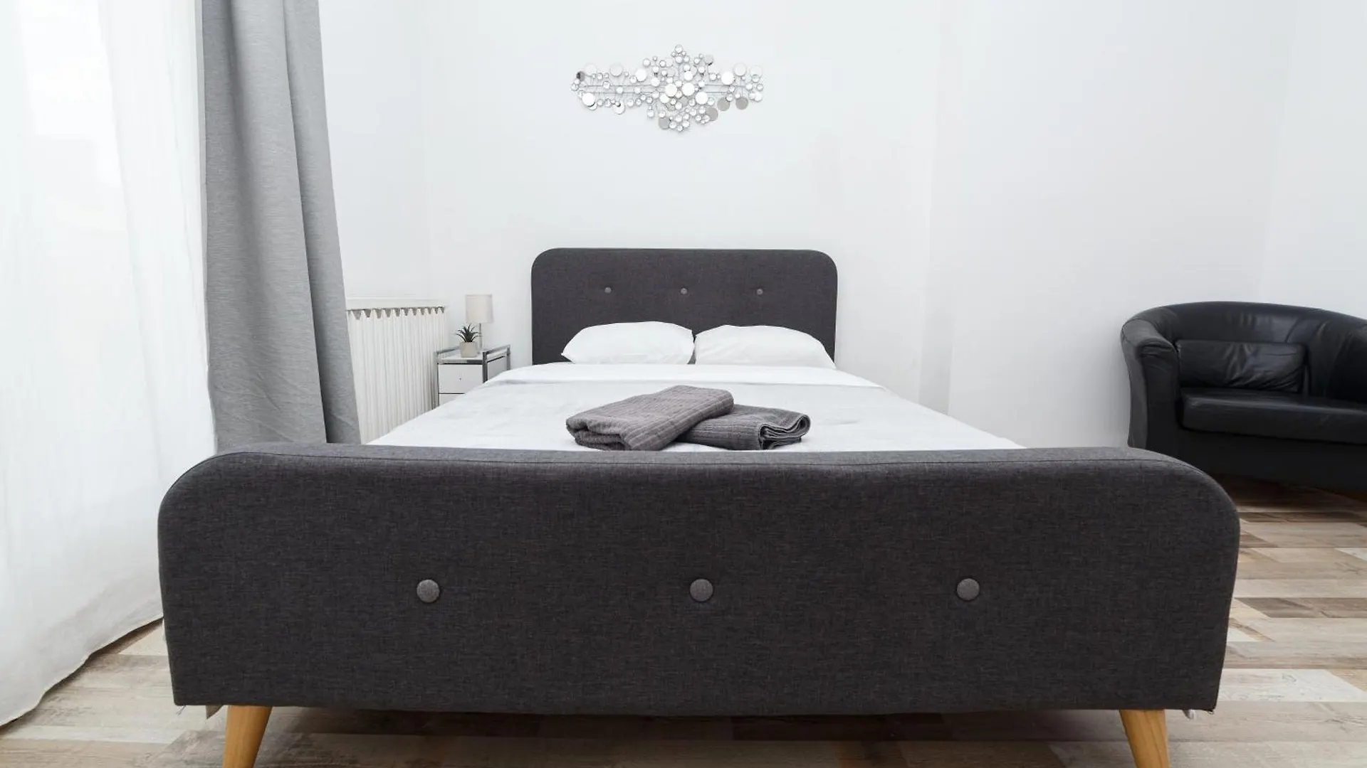 Color Apartments Street Blanari 12 Бухарест